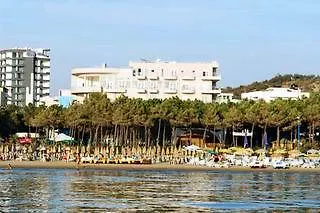 Dolce Отель 4*